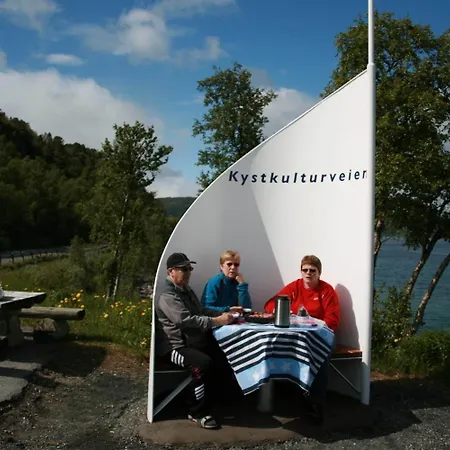 Hotel Tjeldsundbrua 3*