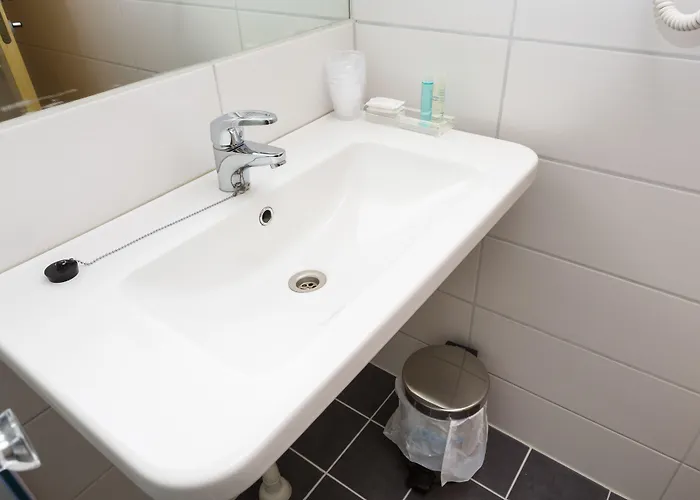 Tjeldsundbrua Hotel 3*